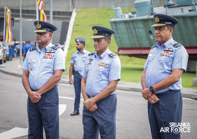 JAPAN LANKA FRIENDSHIP ASSOCIATION DONATES AMBULANCE, SCHOLARSHIPS AND SPECTACLES TO SLAF
