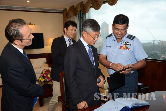 Japanese Ambassador Calls on the Commander of the Air Force
