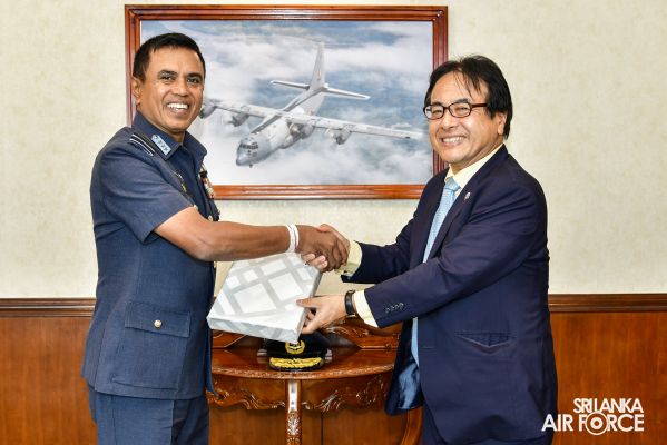 AMBASSADOR OF JAPAN TO SRI LANKA CALLS ON THE COMMANDER
