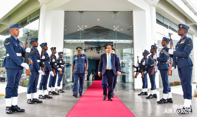 AMBASSADOR OF JAPAN TO SRI LANKA CALLS ON THE COMMANDER