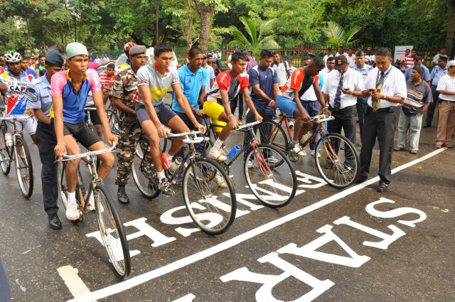 Airman Jeewan Jayasinghe peddles his way to the top at the Maurice Coomerawel Cycle Race