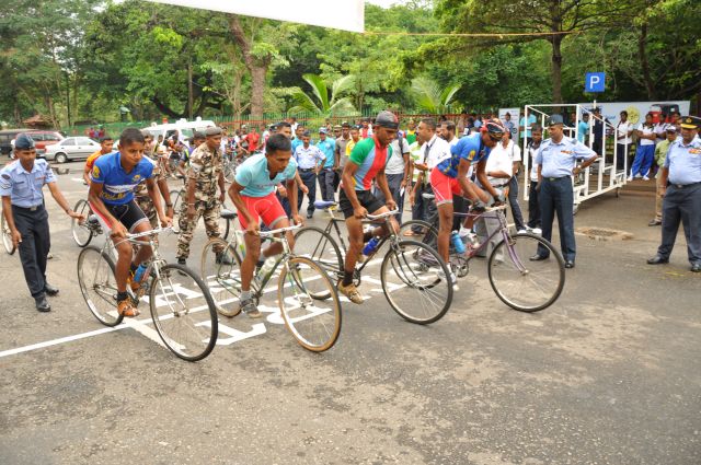 Airman Jeewan Jayasinghe peddles his way to the top at the Maurice Coomerawel Cycle Race