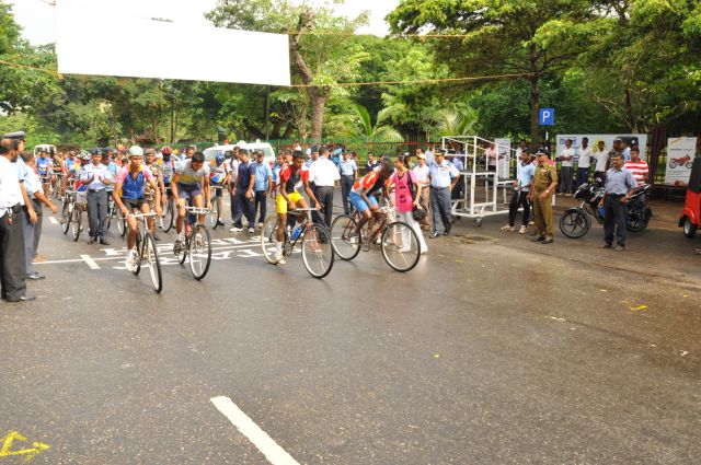 Airman Jeewan Jayasinghe peddles his way to the top at the Maurice Coomerawel Cycle Race