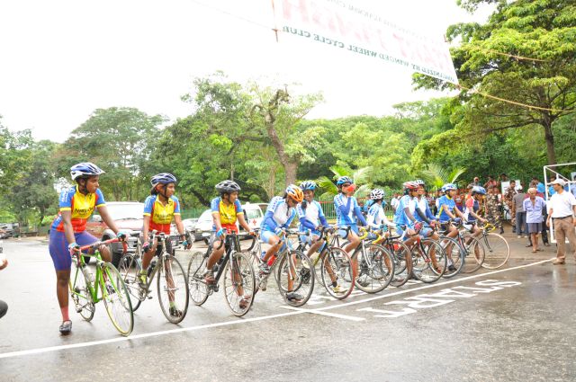 Airman Jeewan Jayasinghe peddles his way to the top at the Maurice Coomerawel Cycle Race