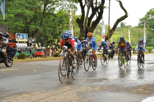 Airman Jeewan Jayasinghe peddles his way to the top at the Maurice Coomerawel Cycle Race