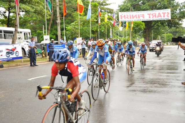 Airman Jeewan Jayasinghe peddles his way to the top at the Maurice Coomerawel Cycle Race