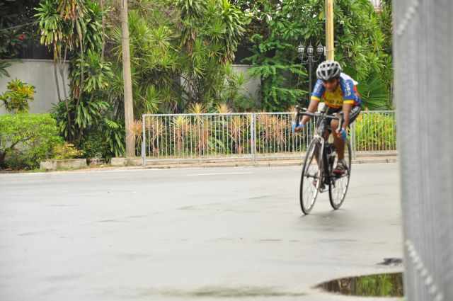 Airman Jeewan Jayasinghe peddles his way to the top at the Maurice Coomerawel Cycle Race