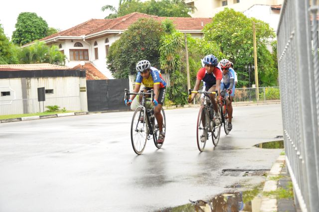 Airman Jeewan Jayasinghe peddles his way to the top at the Maurice Coomerawel Cycle Race