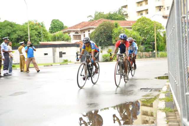 Airman Jeewan Jayasinghe peddles his way to the top at the Maurice Coomerawel Cycle Race