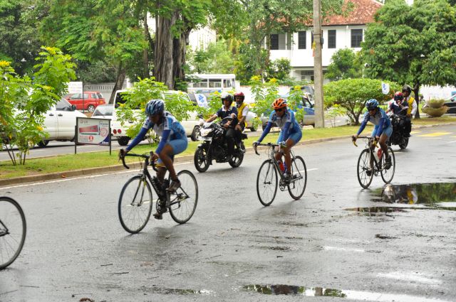 Airman Jeewan Jayasinghe peddles his way to the top at the Maurice Coomerawel Cycle Race