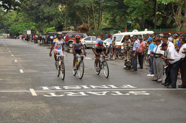 Airman Jeewan Jayasinghe peddles his way to the top at the Maurice Coomerawel Cycle Race