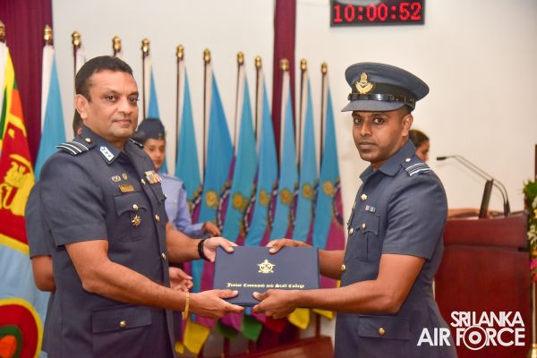 GRADUATION
CEREMONY OF NO 70 JUNIOR COMMAND AND STAFF COURSE