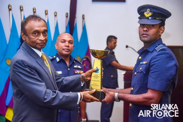 SUCCESSFUL
GRADUATION MARKS CULMINATION OF NO. 75 JUNIOR COMMAND AND STAFF COURSE
AT SLAF ACADEMY CHINA BAY