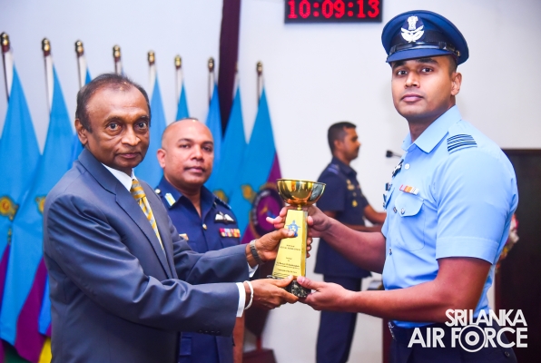SUCCESSFUL
GRADUATION MARKS CULMINATION OF NO. 75 JUNIOR COMMAND AND STAFF COURSE
AT SLAF ACADEMY CHINA BAY