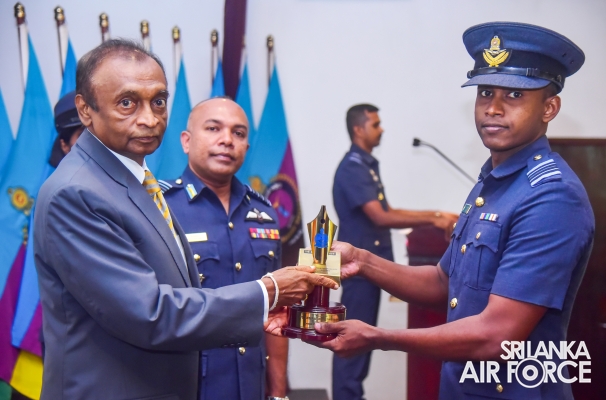 SUCCESSFUL
GRADUATION MARKS CULMINATION OF NO. 75 JUNIOR COMMAND AND STAFF COURSE
AT SLAF ACADEMY CHINA BAY