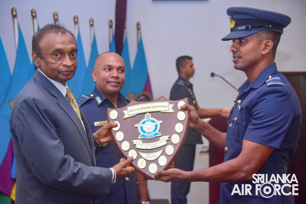 SUCCESSFUL
GRADUATION MARKS CULMINATION OF NO. 75 JUNIOR COMMAND AND STAFF COURSE
AT SLAF ACADEMY CHINA BAY