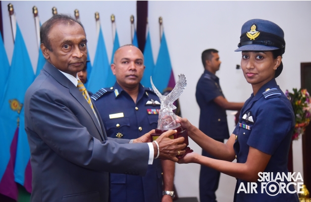 SUCCESSFUL
GRADUATION MARKS CULMINATION OF NO. 75 JUNIOR COMMAND AND STAFF COURSE
AT SLAF ACADEMY CHINA BAY