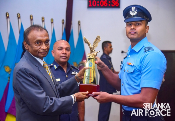 SUCCESSFUL
GRADUATION MARKS CULMINATION OF NO. 75 JUNIOR COMMAND AND STAFF COURSE
AT SLAF ACADEMY CHINA BAY