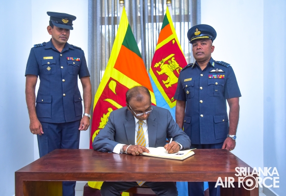 SUCCESSFUL
GRADUATION MARKS CULMINATION OF NO. 75 JUNIOR COMMAND AND STAFF COURSE
AT SLAF ACADEMY CHINA BAY