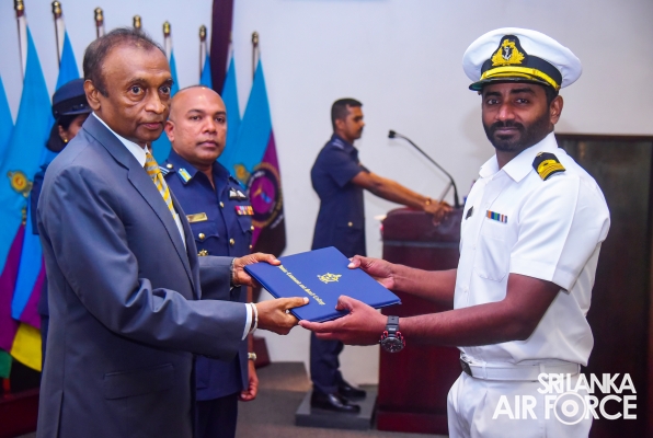 SUCCESSFUL
GRADUATION MARKS CULMINATION OF NO. 75 JUNIOR COMMAND AND STAFF COURSE
AT SLAF ACADEMY CHINA BAY