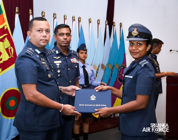 GRADUATION CEREMONY OF NO. 81 JUNIOR COMMAND AND STAFF COURSE AT SLAF ACADEMY CHINA BAY