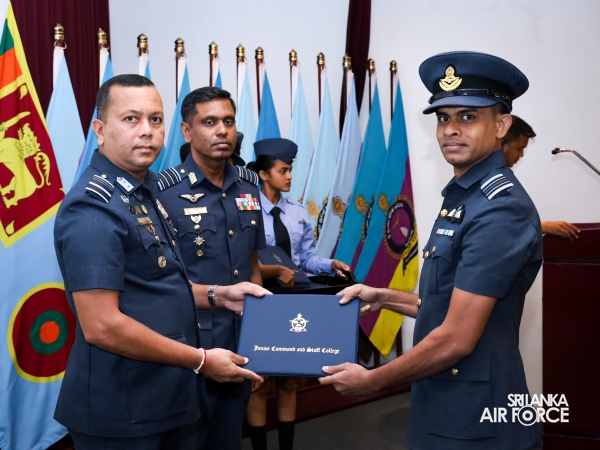 GRADUATION CEREMONY OF NO. 81 JUNIOR COMMAND AND STAFF COURSE AT SLAF ACADEMY CHINA BAY