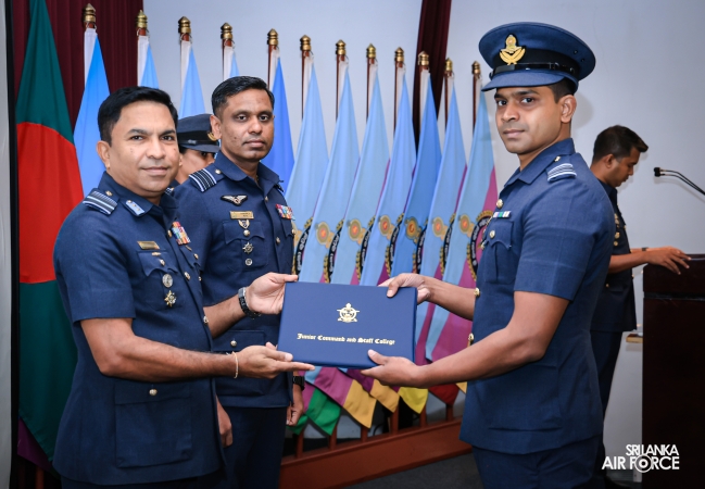 GRADUATION CEREMONY OF NO. 80 JUNIOR COMMAND AND STAFF COURSE AT SLAF ACADEMY CHINA BAY