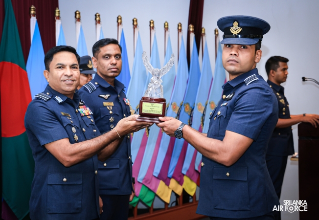 GRADUATION CEREMONY OF NO. 80 JUNIOR COMMAND AND STAFF COURSE AT SLAF ACADEMY CHINA BAY
