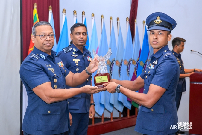 GRADUATION CEREMONY OF NO. 82 JUNIOR COMMAND AND STAFF COURSE AT SLAF ACADEMY CHINA BAY