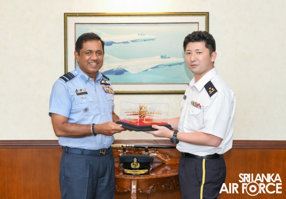 DEFENCE
ADVISORS TO JAPANESE EMBASSY IN SRI LANKA CALL ON COMMANDER OF THE AIR
FORCE