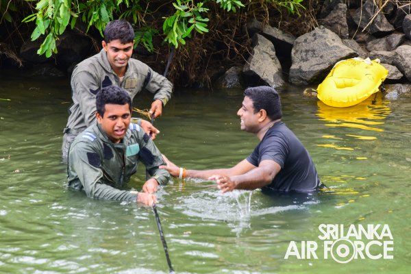JUNGLE AND WATER SURVIVAL TAINING FOR AOR CREW MEMBERS