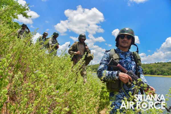 JUNGLE WARFARE AND HELI BORNE OPERATIONS COURSE FOR FOREIGN TRAINEES CONCLUDES AT MORAWEWA