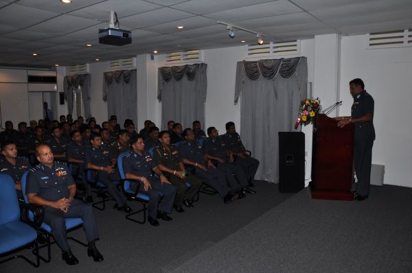 අංක 37
කණිෂ්ඨ අණ හා මාණ්ඩලික පාඨමාලාවේ උපාධි ප්රධානෝත්සවය