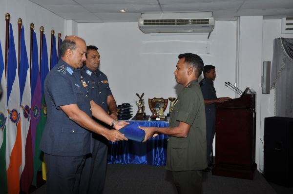 අංක 37
කණිෂ්ඨ අණ හා මාණ්ඩලික පාඨමාලාවේ උපාධි ප්රධානෝත්සවය