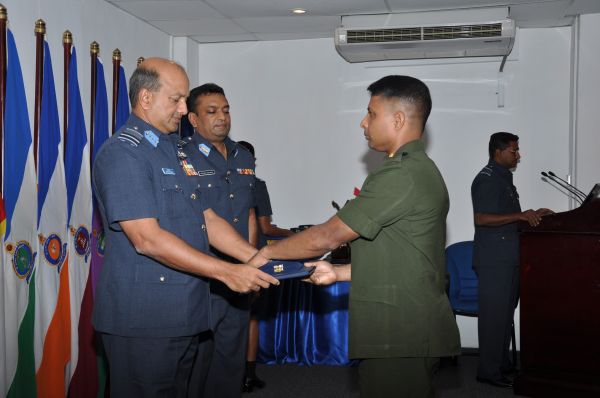 අංක 37
කණිෂ්ඨ අණ හා මාණ්ඩලික පාඨමාලාවේ උපාධි ප්රධානෝත්සවය
