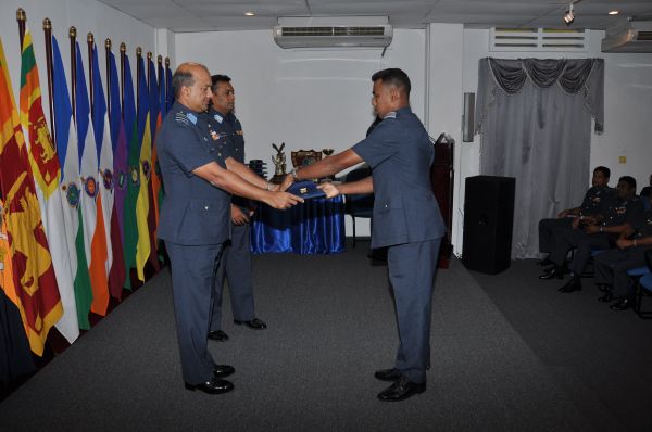 අංක 37
කණිෂ්ඨ අණ හා මාණ්ඩලික පාඨමාලාවේ උපාධි ප්රධානෝත්සවය