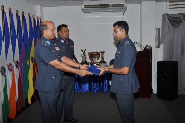 අංක 37
කණිෂ්ඨ අණ හා මාණ්ඩලික පාඨමාලාවේ උපාධි ප්රධානෝත්සවය
