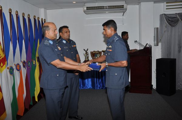 අංක 37
කණිෂ්ඨ අණ හා මාණ්ඩලික පාඨමාලාවේ උපාධි ප්රධානෝත්සවය