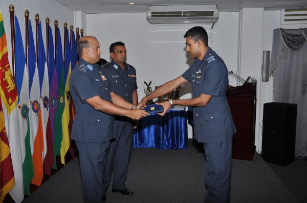 අංක 37
කණිෂ්ඨ අණ හා මාණ්ඩලික පාඨමාලාවේ උපාධි ප්රධානෝත්සවය