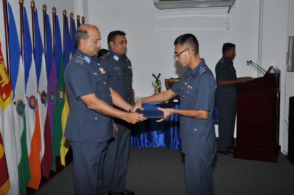 අංක 37
කණිෂ්ඨ අණ හා මාණ්ඩලික පාඨමාලාවේ උපාධි ප්රධානෝත්සවය