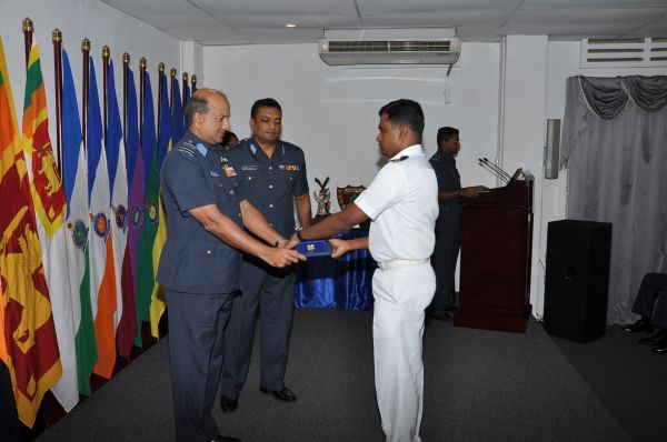 අංක 37
කණිෂ්ඨ අණ හා මාණ්ඩලික පාඨමාලාවේ උපාධි ප්රධානෝත්සවය