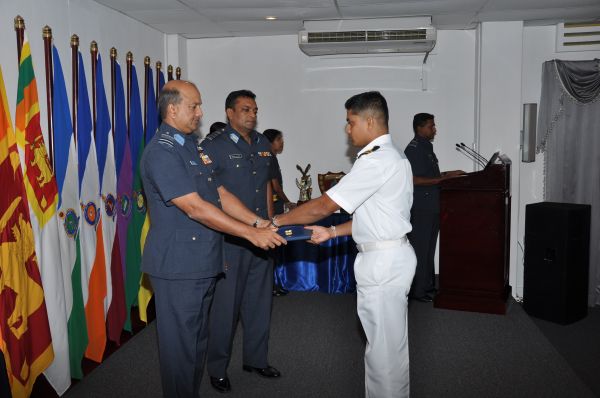 අංක 37
කණිෂ්ඨ අණ හා මාණ්ඩලික පාඨමාලාවේ උපාධි ප්රධානෝත්සවය