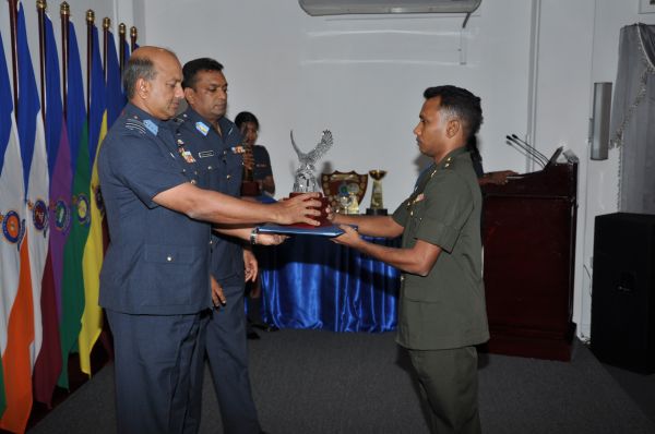 අංක 37
කණිෂ්ඨ අණ හා මාණ්ඩලික පාඨමාලාවේ උපාධි ප්රධානෝත්සවය