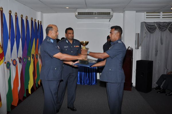 අංක 37
කණිෂ්ඨ අණ හා මාණ්ඩලික පාඨමාලාවේ උපාධි ප්රධානෝත්සවය