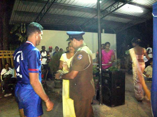 ගුවන් හමුදා කබඩි ක්රීඩක ක්රීඩිකාවන් ජාතික කබඩි ශූරතාවලිය දිනාගනී” Air Force Dominates National Kabaddi Championship 2010