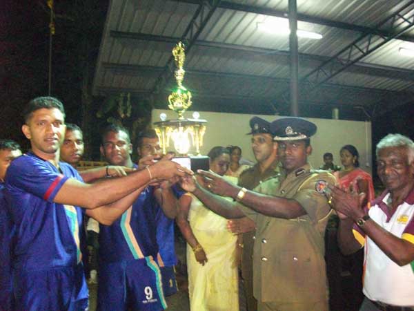 ගුවන් හමුදා කබඩි ක්රීඩක ක්රීඩිකාවන් ජාතික කබඩි ශූරතාවලිය දිනාගනී” Air Force Dominates National Kabaddi Championship 2010