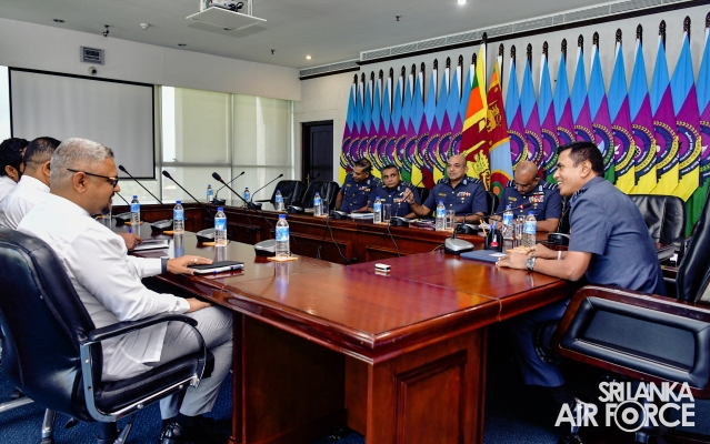 STATE
MINISTER OF TECHNOLOGY CALLS ON THE COMMANDER