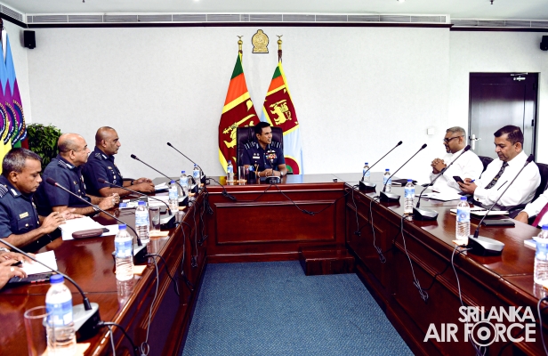 STATE MINISTER OF TECHNOLOGY CALLS ON THE COMMANDER