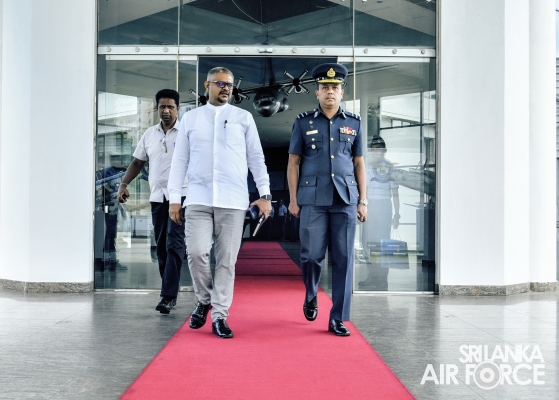 STATE MINISTER OF TECHNOLOGY CALLS ON THE COMMANDER