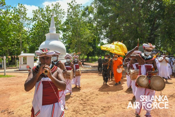 THE PINNACLE OF NEWLY CONSTRUCTED PAGODA AT KANUGAHAWEWA ABHINAWARAMAYA OPENED AMIDST AUSPICIOUS RITUALS